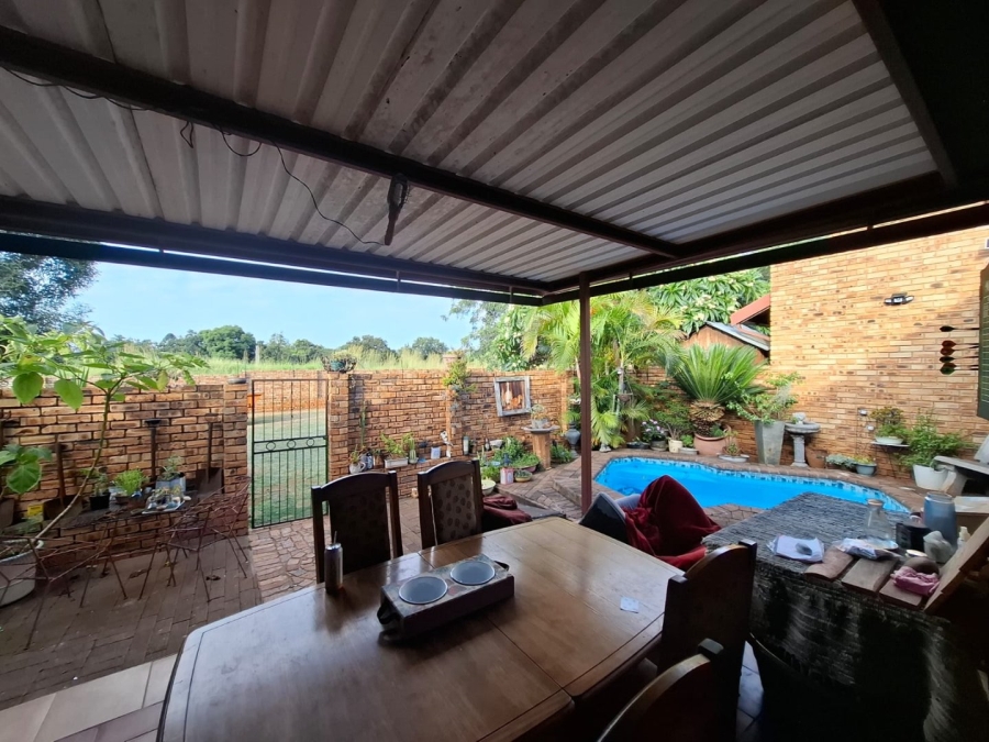 3 Bedroom Property for Sale in Safari Gardens North West